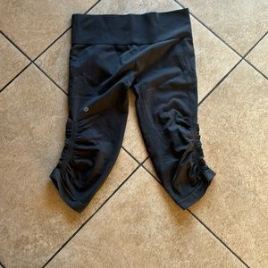 I am selling black capris